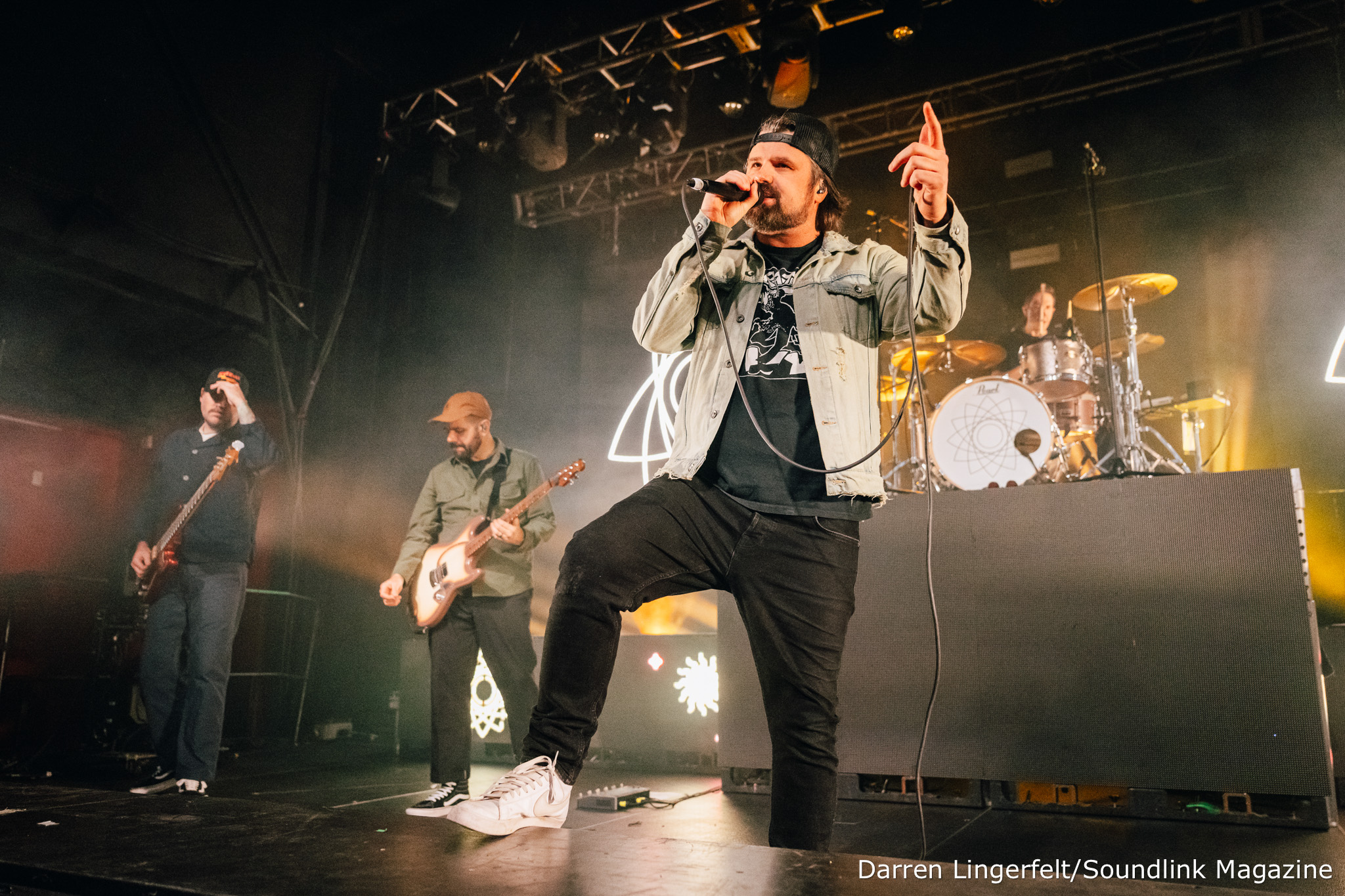 Silverstein playing live